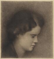 KT 2389
<br/>
Schouderstuk van een vrouw met parelketting van opzij gezien (portret van D. Zeiler)
<br/>
<em>Pennings, Jan Hendrik (1898-1982)</em>